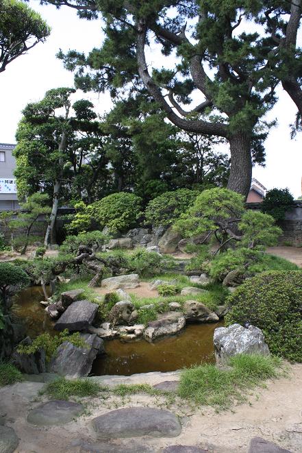 鶴亀の庭2.jpg